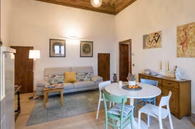 Appartamento In Palazzo Bucelli Montepulciano Stazione Exterior foto