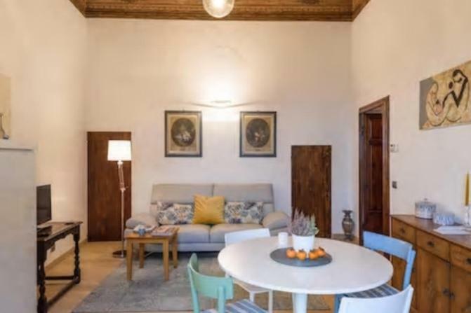 Appartamento In Palazzo Bucelli Montepulciano Stazione Exterior foto
