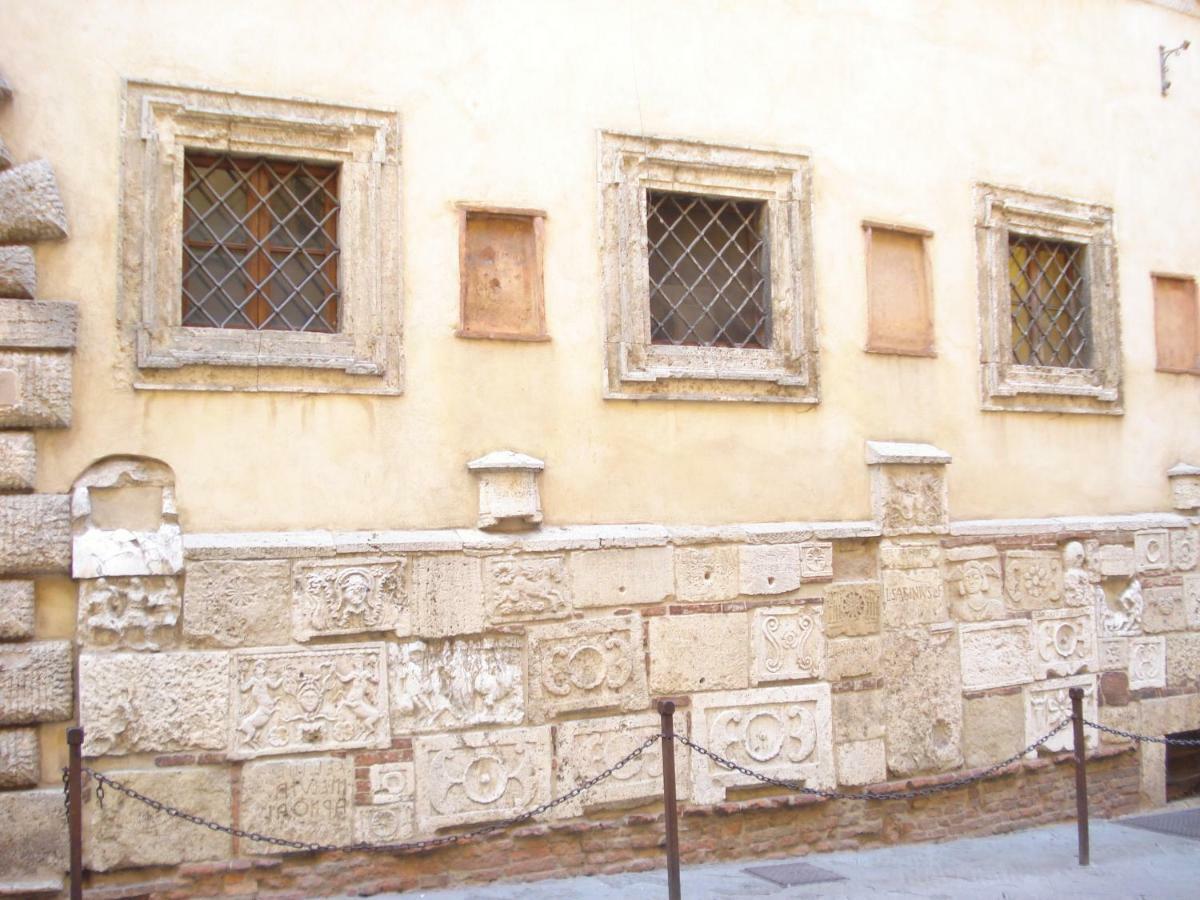 Appartamento In Palazzo Bucelli Montepulciano Stazione Exterior foto
